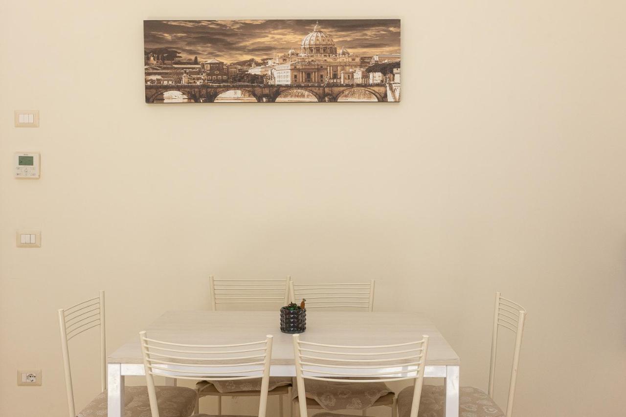 Vatican Museum By Rental In 로마 외부 사진